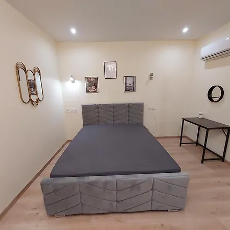 Apartman Belle Avec 2 2 Salles De Bain & Parking Gratuit Dans Le Rue Rdc Proche Centre