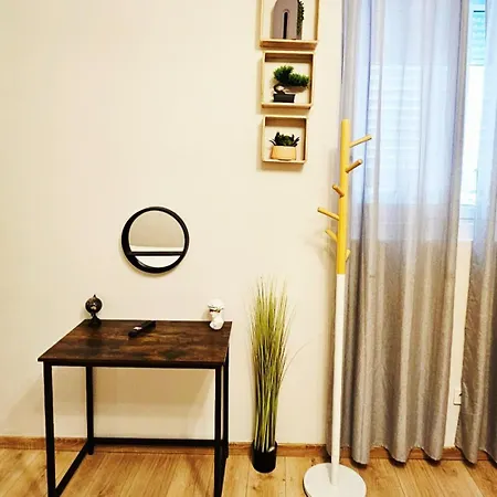 Apartman Belle Avec 2 2 Salles De Bain & Parking Gratuit Dans Le Rue Rdc Proche Centre