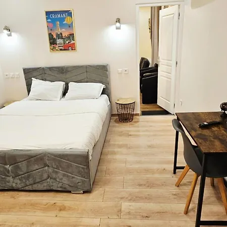 Belle Avec 2 2 Salles De Bain & Parking Gratuit Dans Le Rue Rdc Proche Centre Apartament *
