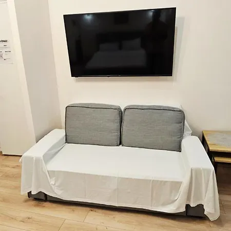 Apartment Belle Avec 2 2 Salles De Bain & Parking Gratuit Dans Le Rue Rdc Proche Centre Epernay