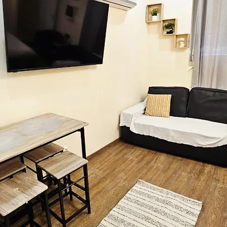 Apartament Belle Avec 2 2 Salles De Bain & Parking Gratuit Dans Le Rue Rdc Proche Centre Épernay