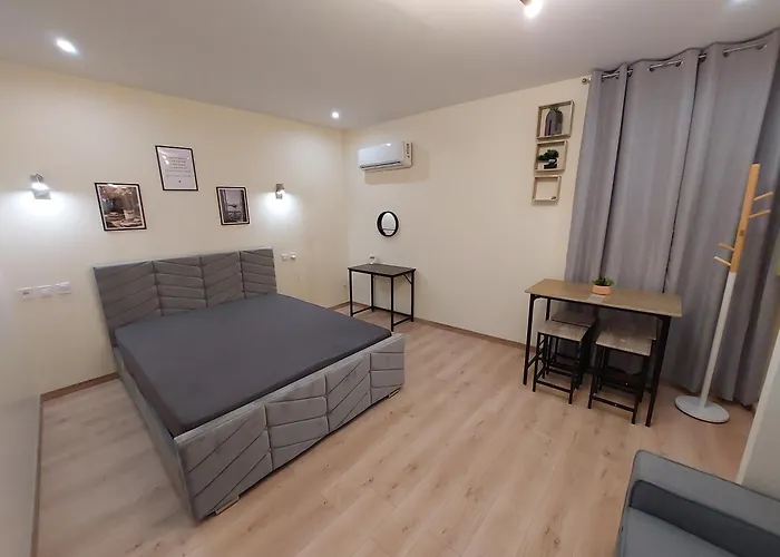 Bel Renove Au Coeur De La Rdc Pratique Ground Floor *