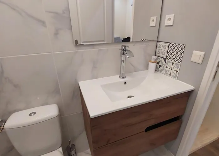 Bel Renove Au Coeur De La Rdc Pratique Ground Floor Daire